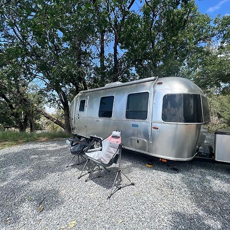 Modern Airstream With Amazing View - 10 To 15 Minutes From Kings Canyon National Park Dunlap ภายนอก รูปภาพ