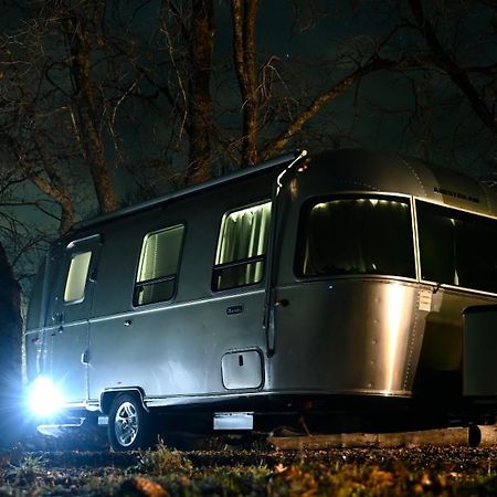 Modern Airstream With Amazing View - 10 To 15 Minutes From Kings Canyon National Park Dunlap ภายนอก รูปภาพ