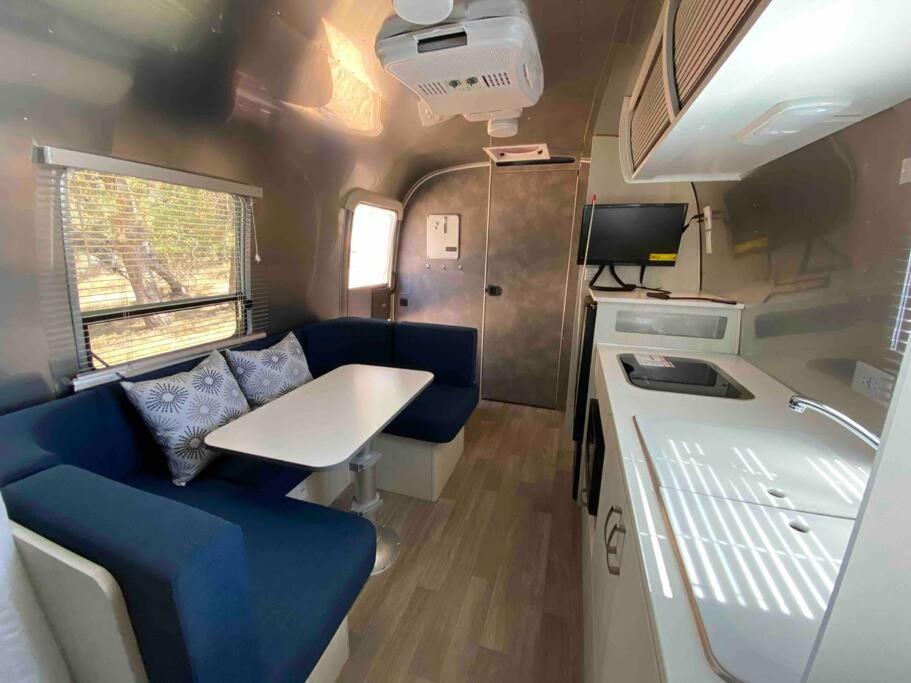 Modern Airstream With Amazing View - 10 To 15 Minutes From Kings Canyon National Park Dunlap ภายนอก รูปภาพ