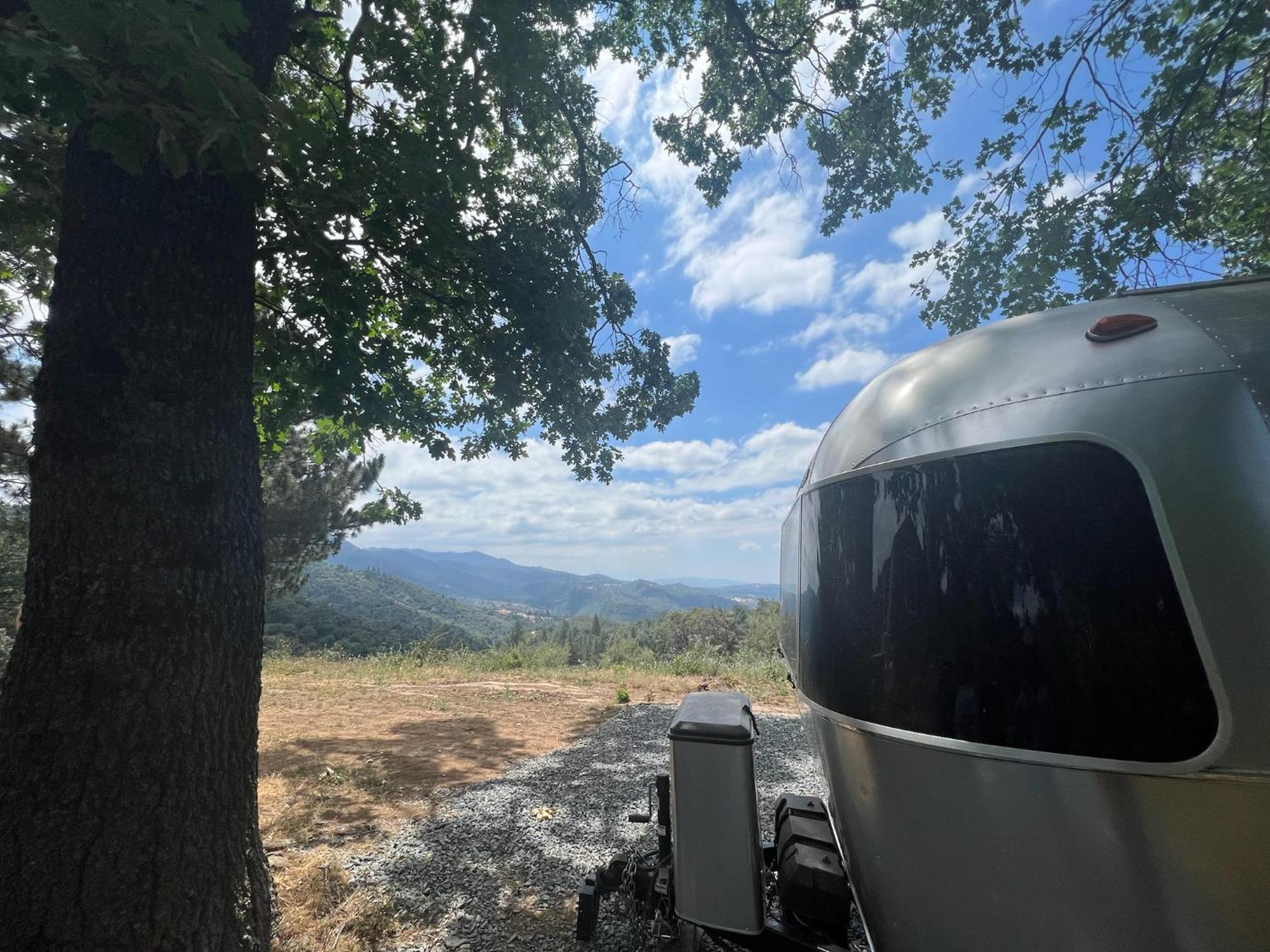 Modern Airstream With Amazing View - 10 To 15 Minutes From Kings Canyon National Park Dunlap ภายนอก รูปภาพ