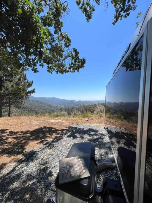 Modern Airstream With Amazing View - 10 To 15 Minutes From Kings Canyon National Park Dunlap ภายนอก รูปภาพ