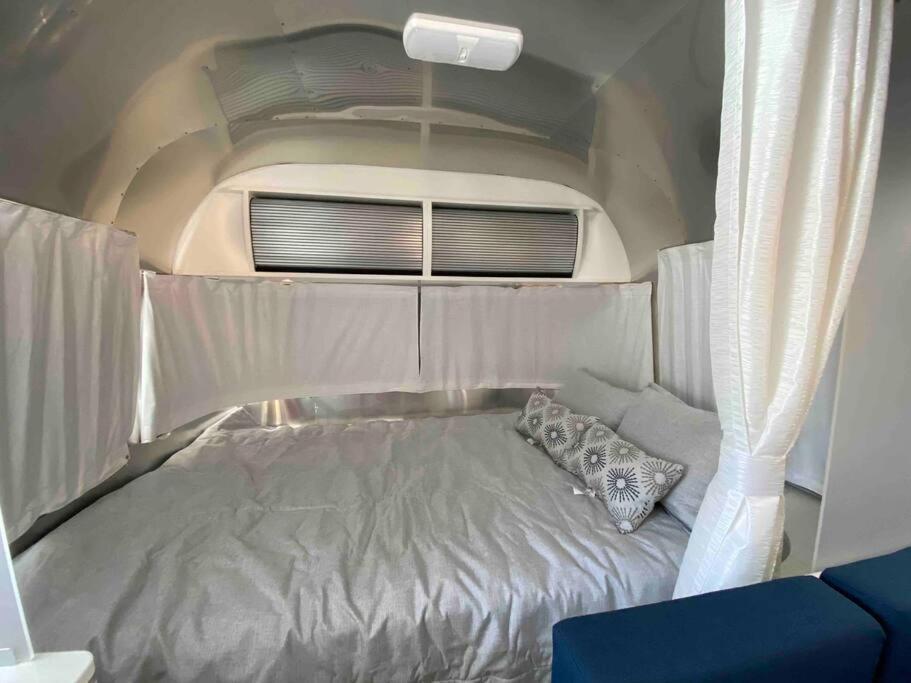 Modern Airstream With Amazing View - 10 To 15 Minutes From Kings Canyon National Park Dunlap ภายนอก รูปภาพ